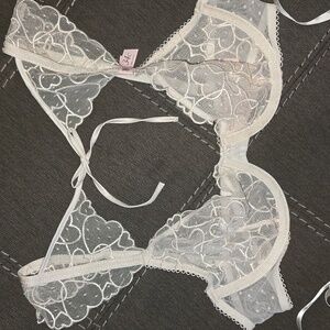 NWT tease Victoria's Secret White Lace Bralette Size 34C
